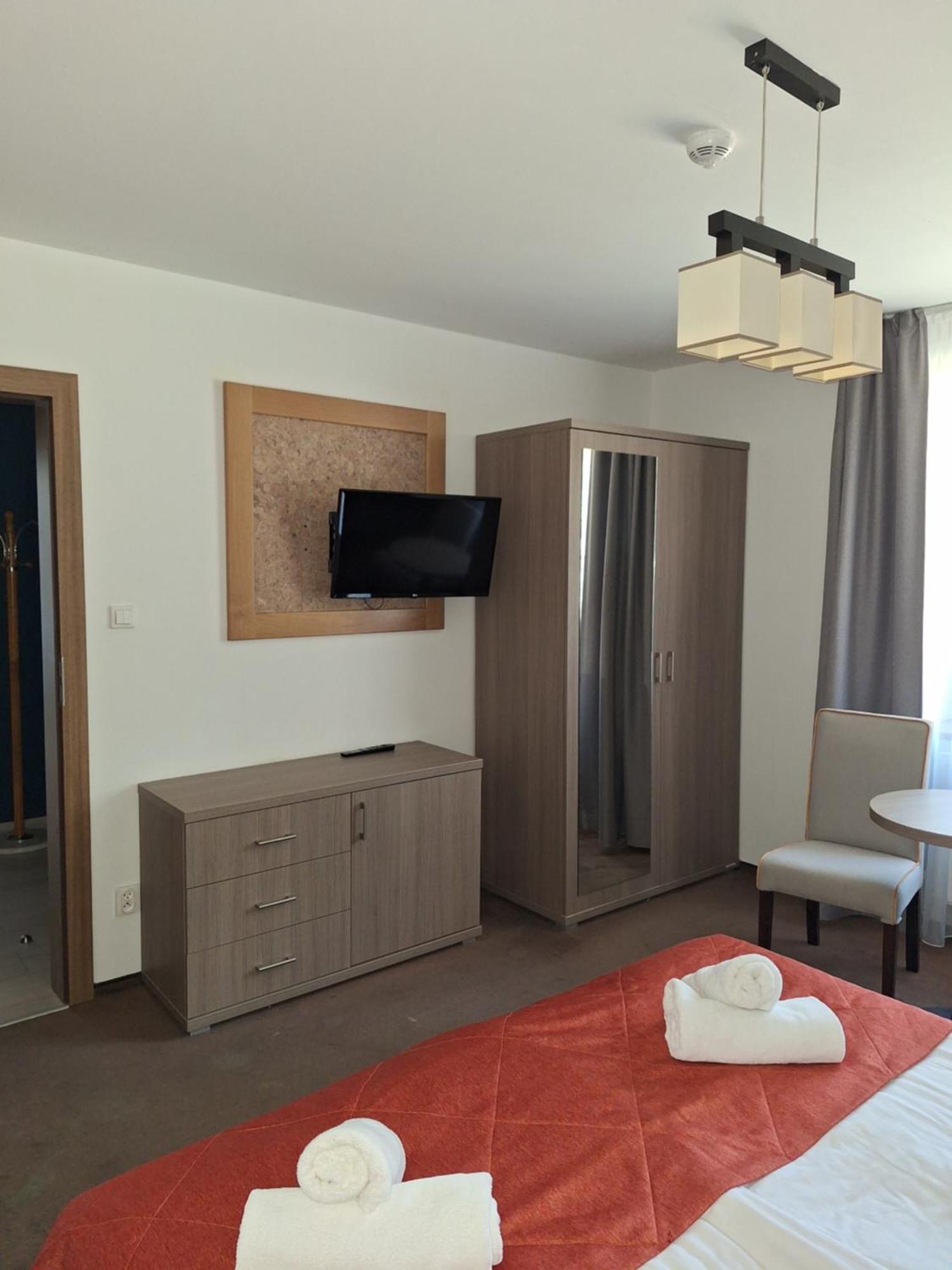 Osrodek Szkoleniowo-Wypoczynkowy "Lesnik" Hotel Ustka Bagian luar foto